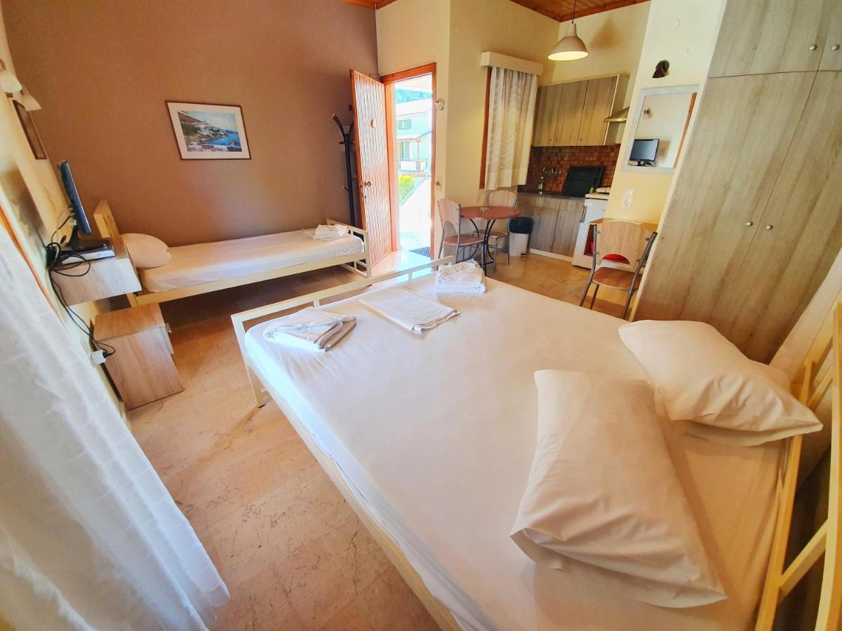 Alexaria Holidays Aparthotel Frínion