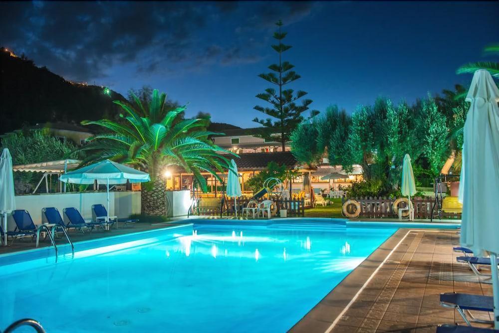 Alexaria Holidays Apartahotel